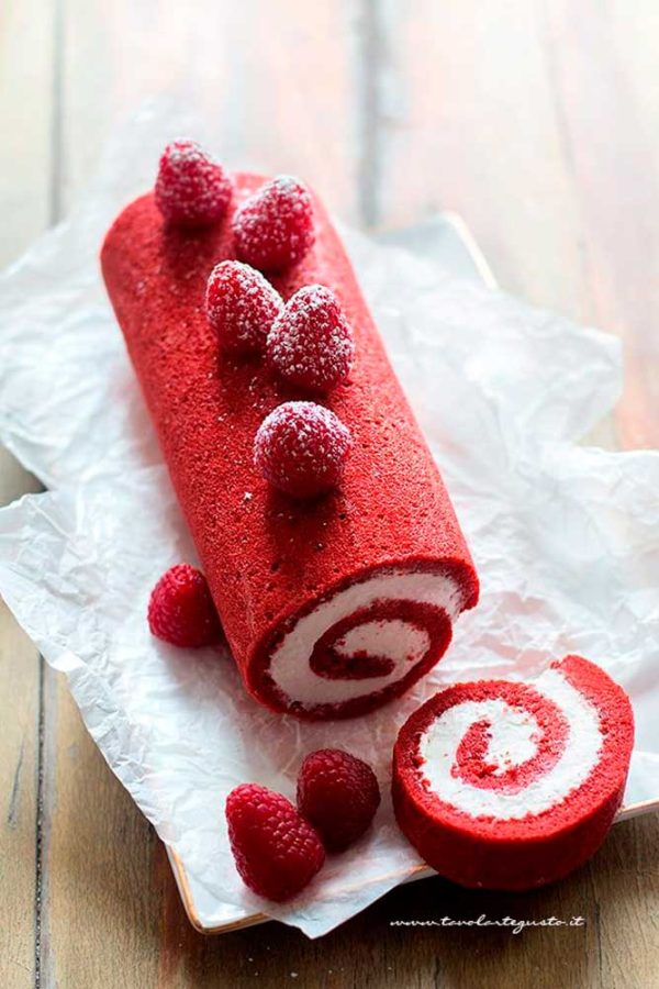 red velvet roll cake